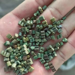 花色聚丙膜颗粒， 现货40吨，2800元每吨，每个月生产200吨，山东枣庄