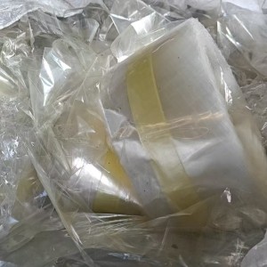 pet拉丝料，现货几十吨，2000一吨要的来谈大小宽窄都有，东莞