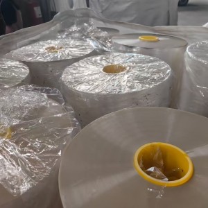 纯PET薄膜1.5丝200吨。长期有，4200.江苏江阴